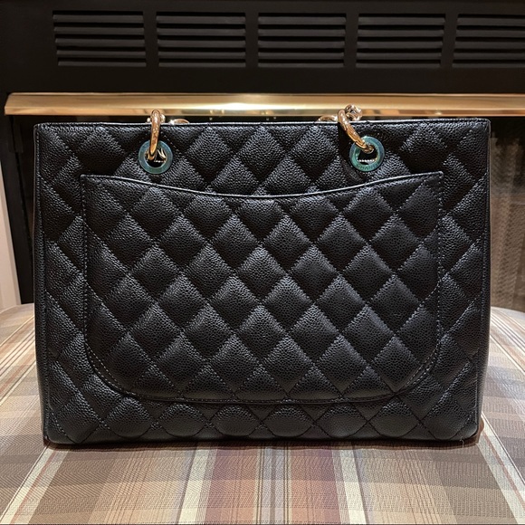 Chanel Black Caviar Grand Shopping Tote - Picture 2 of 16